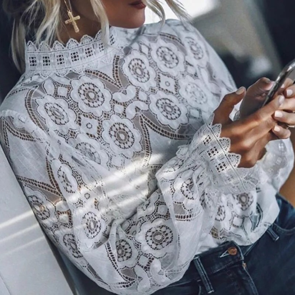 🛑 CLOSET SALES: VICTORIAN Lace high neck blouse